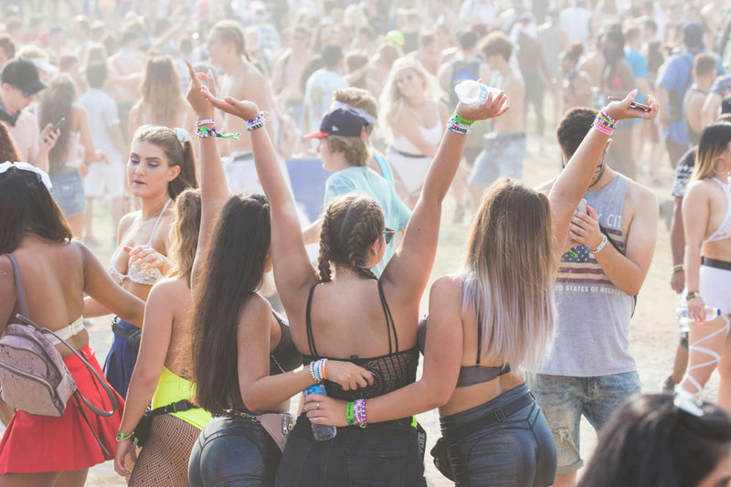 How to Dress for Bonnaroo Festival: Style Guide - Innitiwear